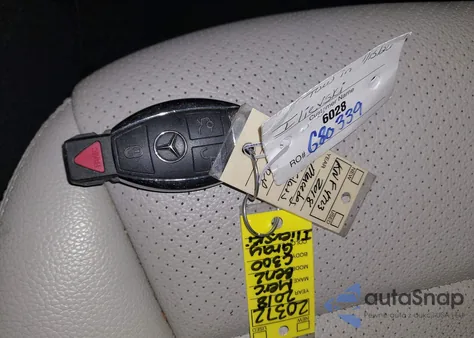 2018 Mercedes-Benz C 300 4Matic z USA, uszkodzony, nr VIN WDDWF4KB0JR393774